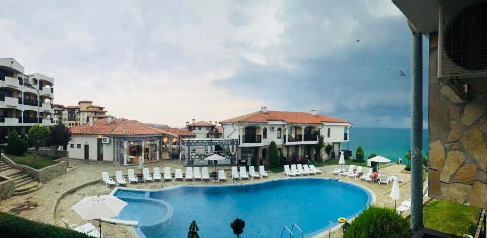 Ps Apartment / Suncoast Resort Sveti Vlas Esterno foto